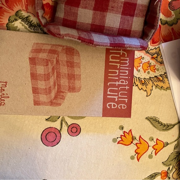 Maileg Christmas Bundle Retired Mouse Figurines with Sleigh and Accessories - Picture 13 of 13